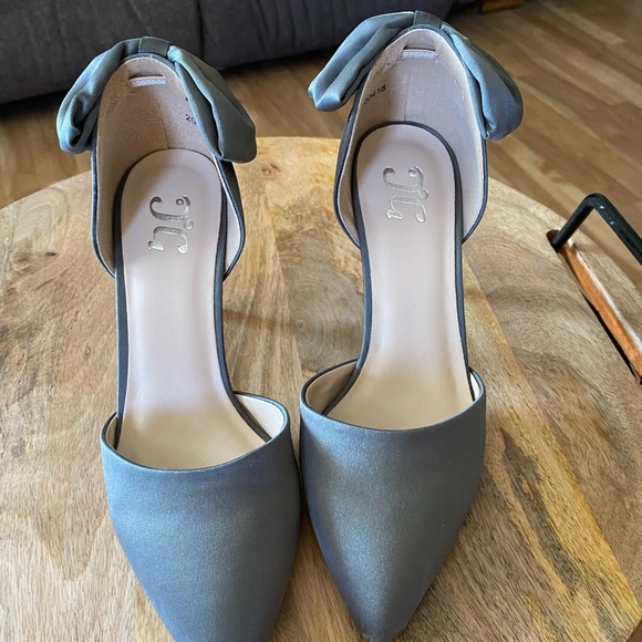 Journee Collection women’s Tanzi pointed Toe stiletto Heel pumps - Picture 2 of 10